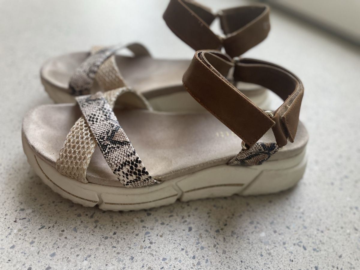 Bugatti Damenschuhe: Bugatti Sandalen Gr. 41  – Gebraucht aus Zürich von Mary233 1