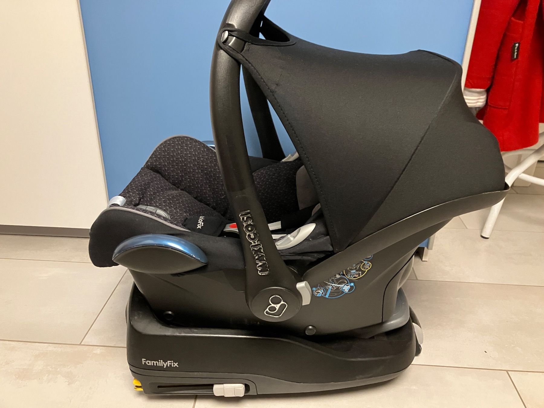 Maxi-Cosi Seggiolini per auto: Maxi-Cosi CabrioFix mit FamilyFix Basis – Usato da Sirnach venduto da ac__kxd5 1