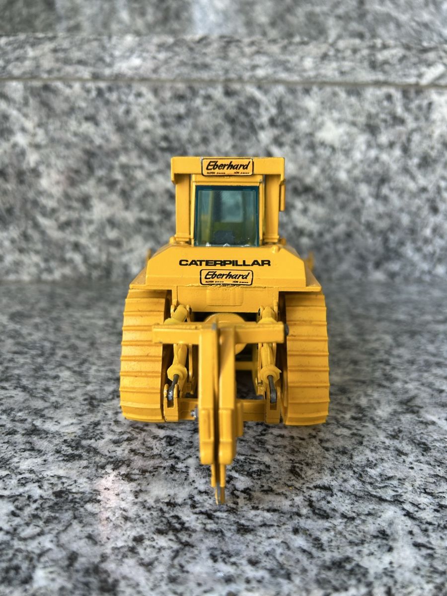 Conrad Kit di modellismo & Modellini statici: Caterpillar D10 , 1:50 , Conrad – Usato da Horw venduto da Tigercat635 2