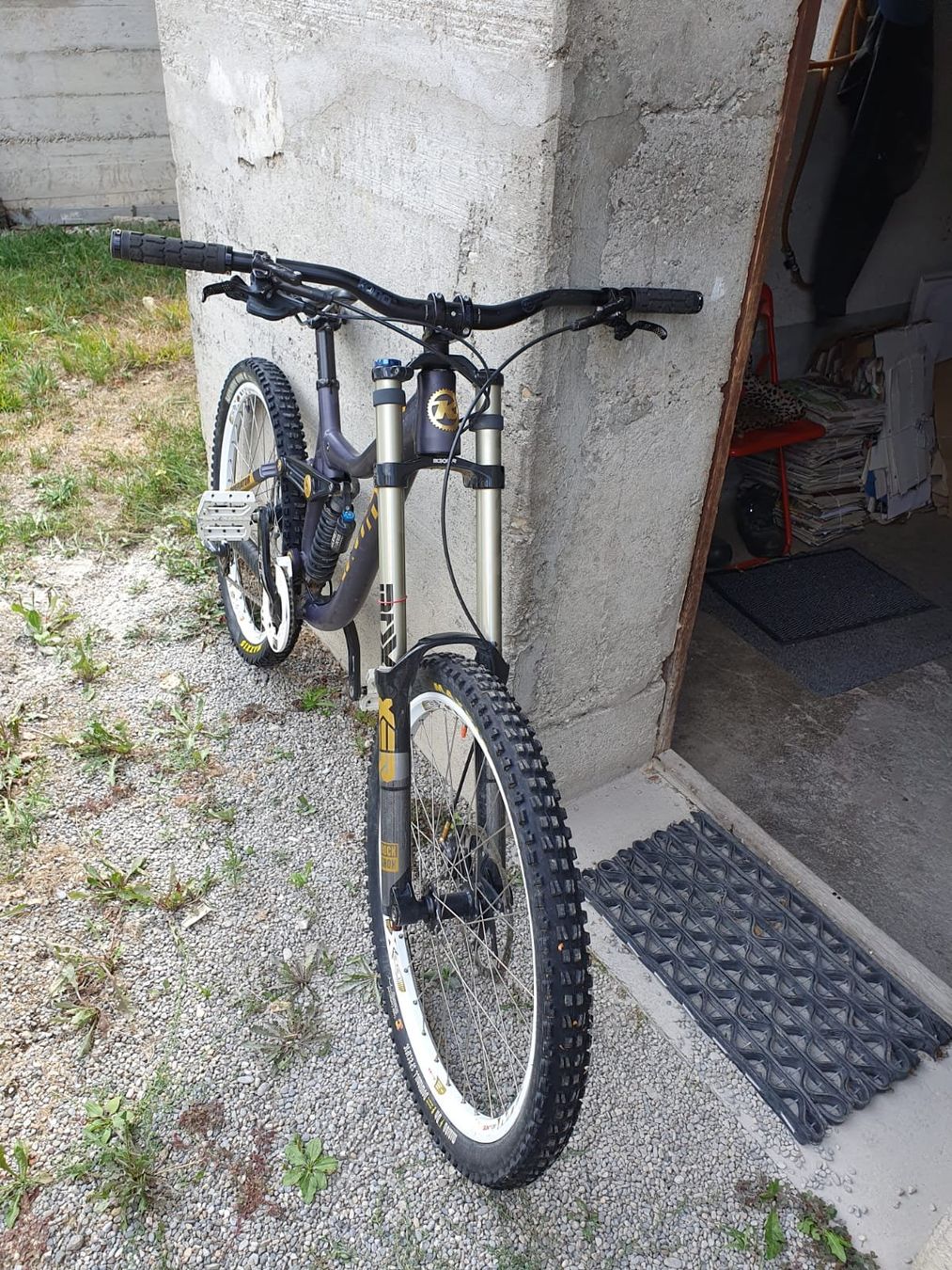 Kona Biciclette: Kona Operator Downhill Bike – Usato da Bischofszell venduto da jbu_zp88 2