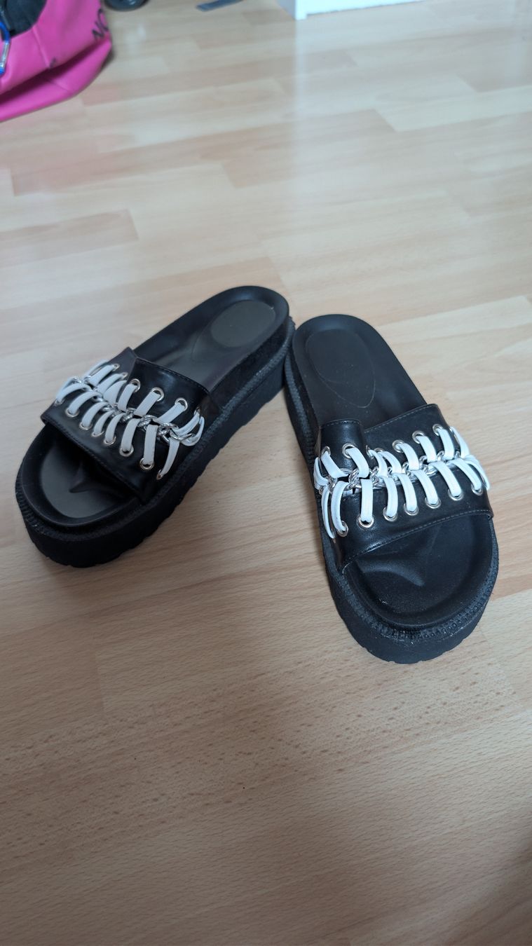 Scarpe da donna: Schöne Pantoletten in Gr. 37 – Nuovo (secondo la descrizione) da Birrwil venduto da dan_jdw7 1