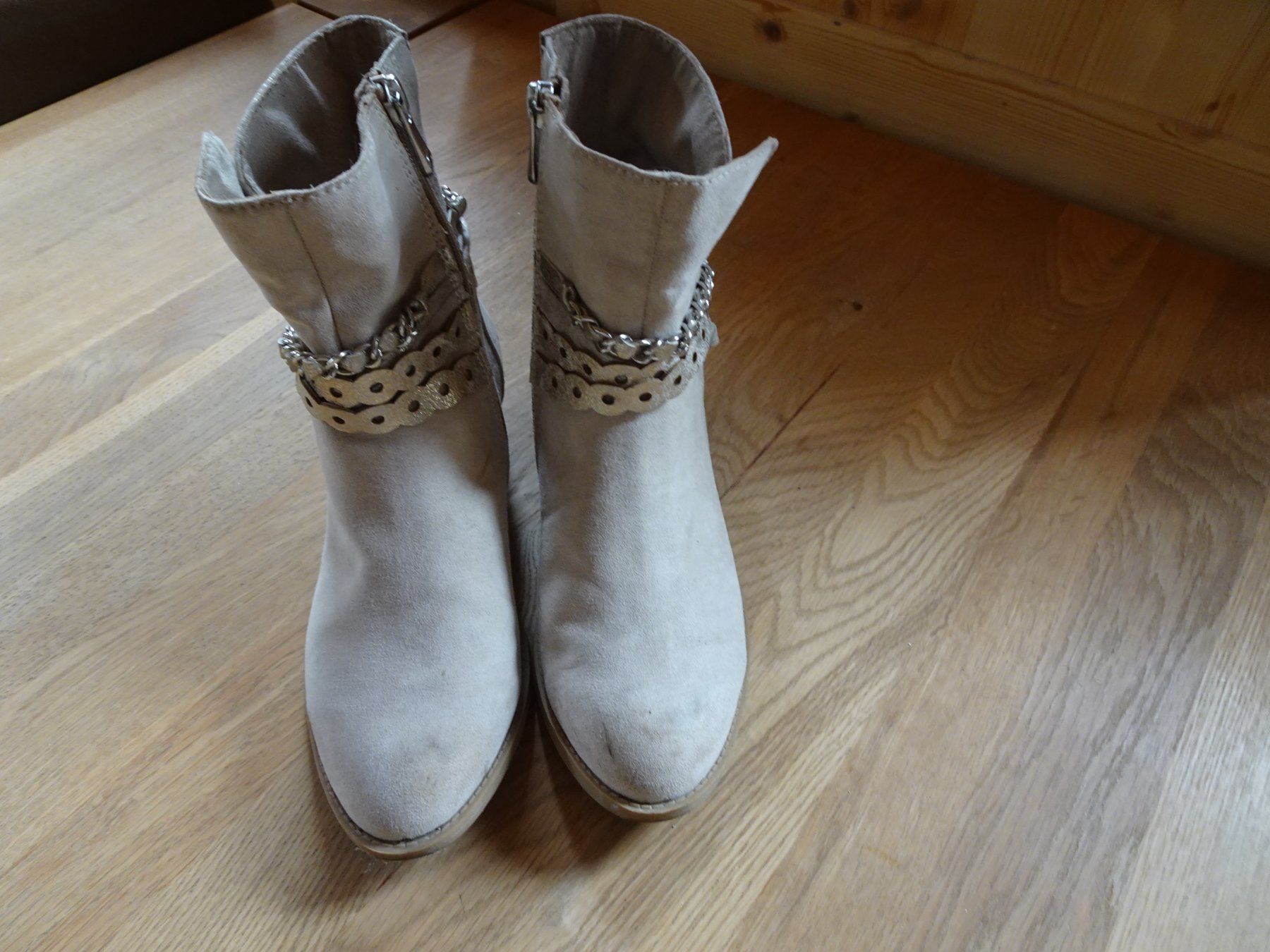 Scarpe da donna: Marco Tozzi Stiefelette beige Gr. 36 - 260279 – Usato da Küssnacht am Rigi venduto da Schuhe-Secondhand 2