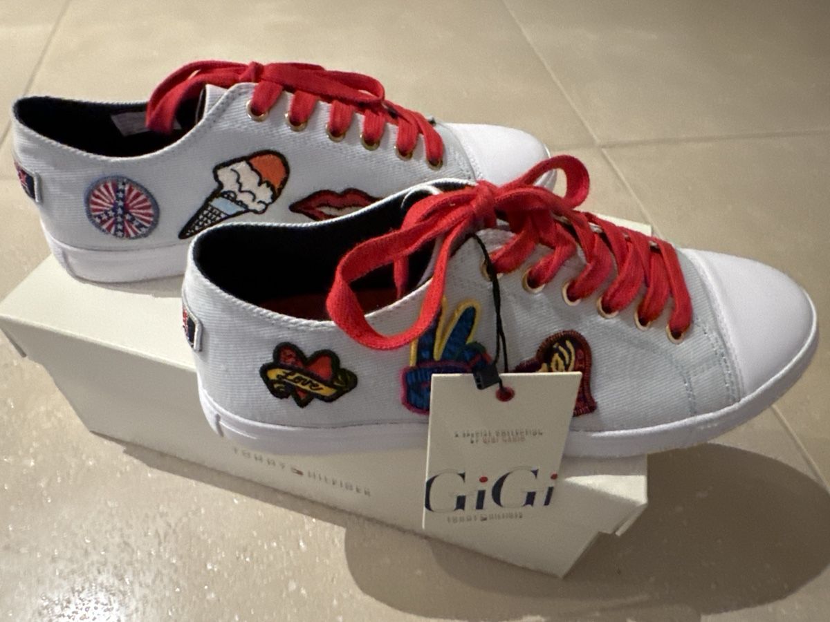 Tommy Hilfiger Scarpe da donna: GIGI HADID Sneaker Grösse 41 limitierte Edition NEU – Nuovo e nell'imballaggio originale da Romanshorn venduto da san_9h2d
