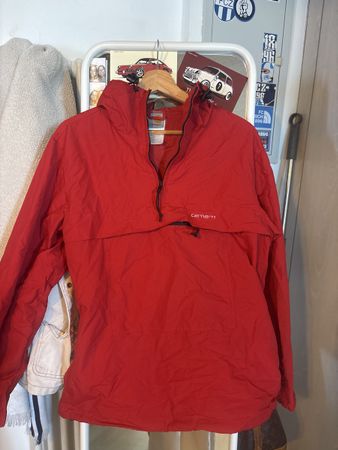 Carhartt Jacke, Grösse L, Rot - Ideal für den Frühling!