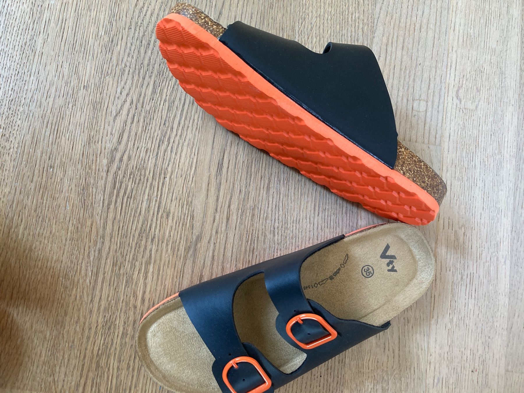 Dosenbach Schuhe für Jungen: Hausschuh Paket Grösse 35 und 36 – Neu und originalverpackt aus Köniz von Hollis01 1