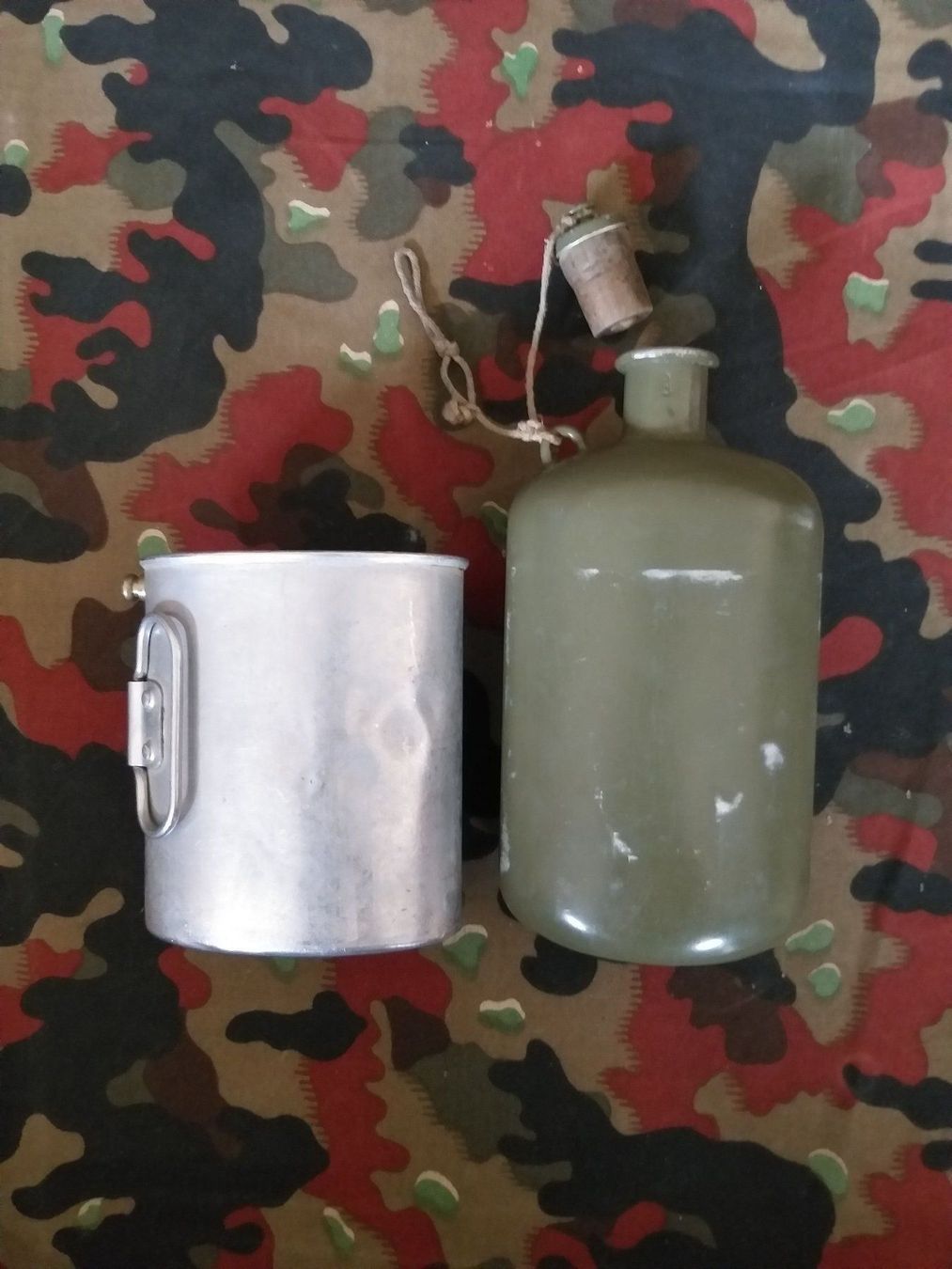 Schweizer Armee Ausrüstung & Ersatzteile: Feldflasche Mod. 1932 grün – Gebraucht aus Bauma von SwissMilitaria 2