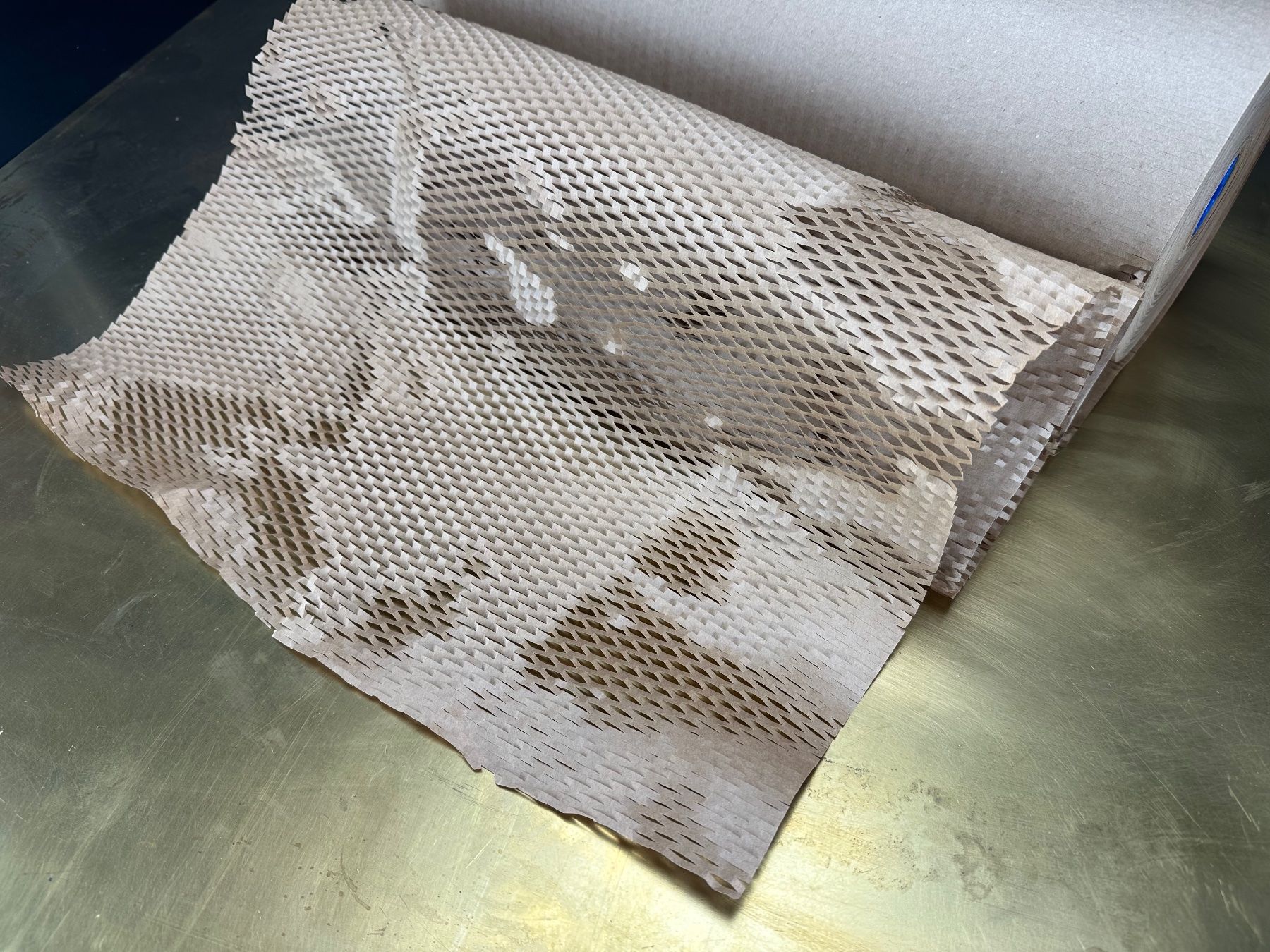 Materiale di riempimento: 2x Verpackungspapier, Polstermaterial, Versand, Polster – Usato da Laufenburg venduto da Sirluger 1