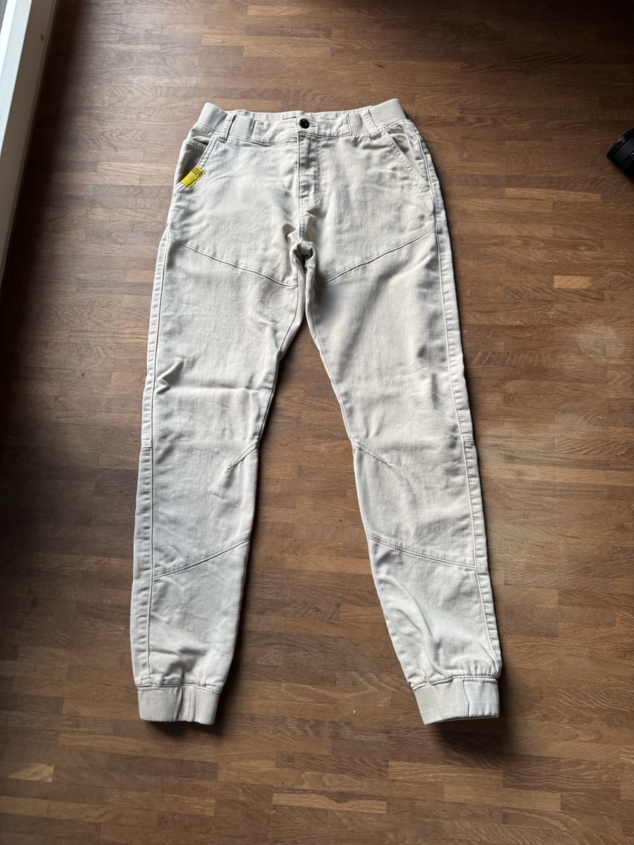 Pantaloni: Indicode Pants beige – Usato da Winterthur venduto da Kevin.Prandini