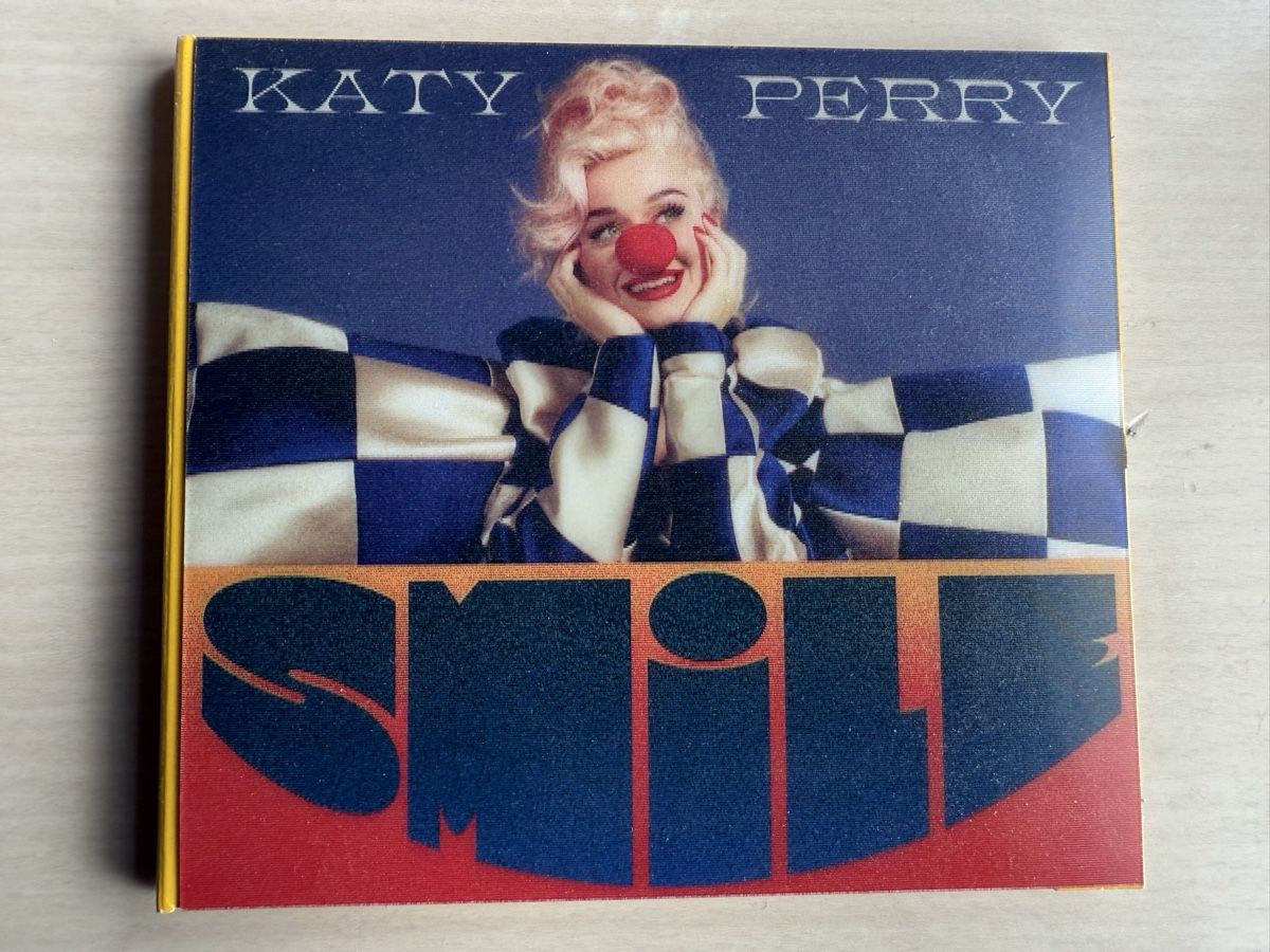 CD: Katy Perry - Smile CD Album – Usato da Oberried Brienz venduto da Chyara