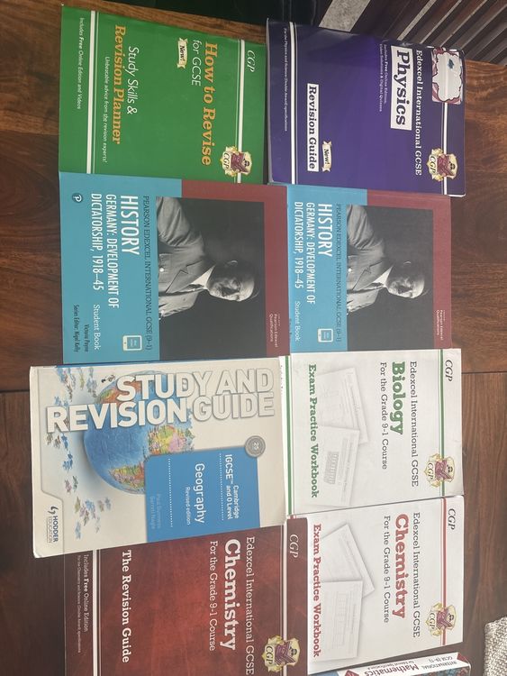 GCSE Revision Guides – All Subjects & Exam Boards! (Gebraucht) in Biel ...