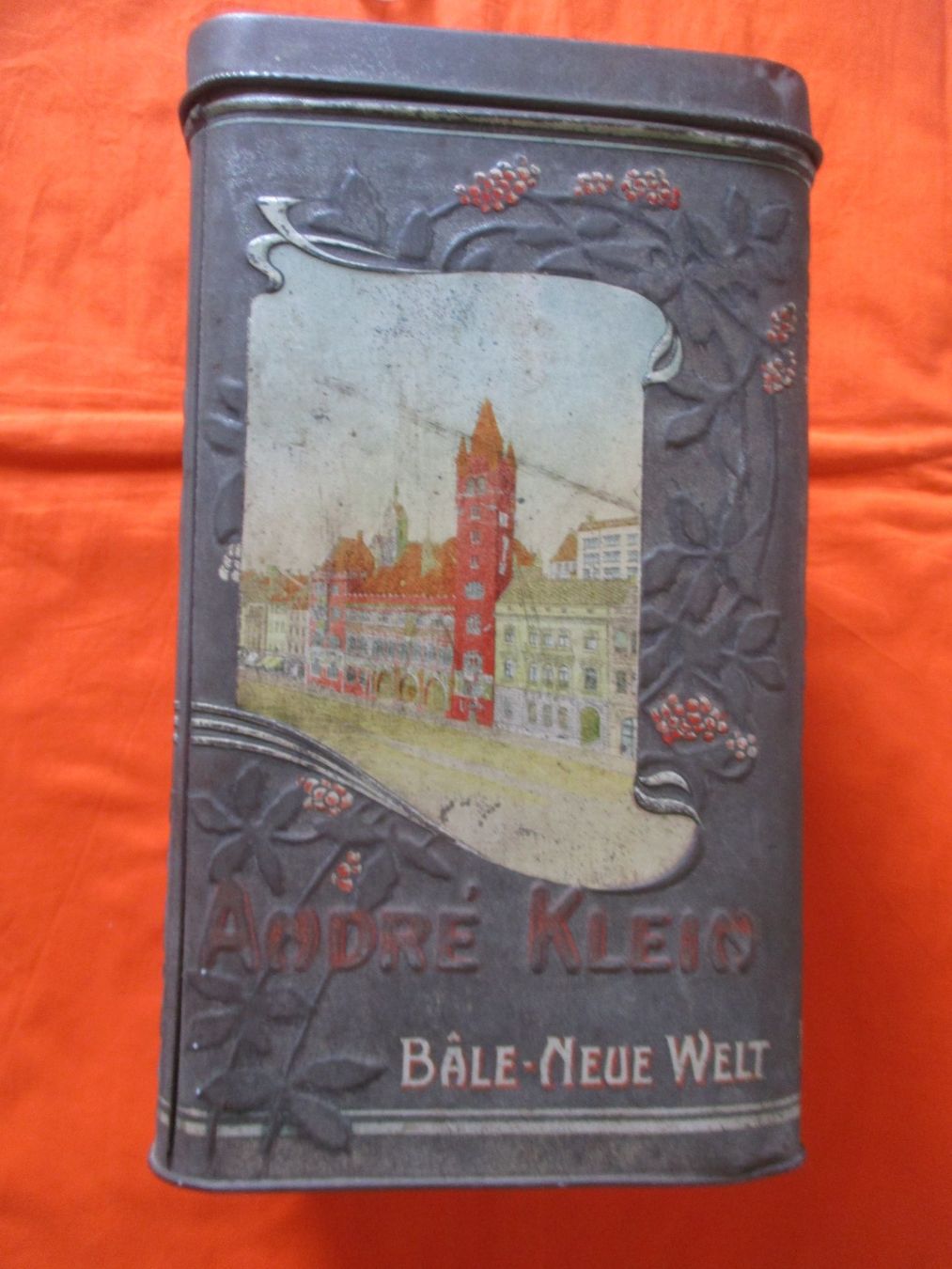 Dosen: Jugendstil Blechdose Andre Klein, Neue Welt Basel – Gebraucht aus Birsfelden von alles-muss-raus 1
