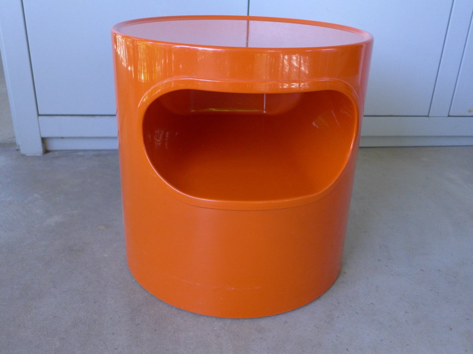 Comodini: Beistelltisch, Kunststoff, Orange – Usato da Uster venduto da frrol 1
