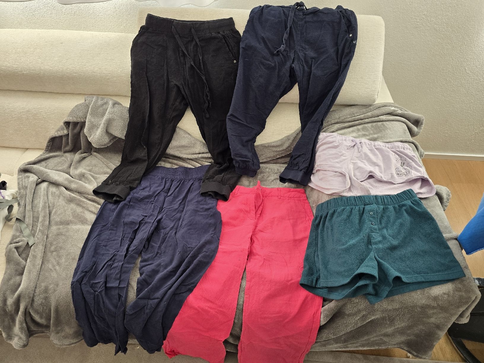 Lots de vêtements: Damen-Kleider – D'occasion à Knonau par Vrony6 6