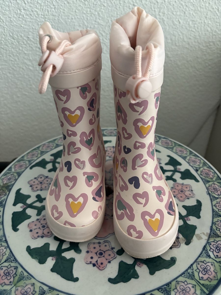 Scarpe per ragazzi: Gummistiefel mit Herzmuster Grösse 20 – Usato da Zürich venduto da Anushka86 1