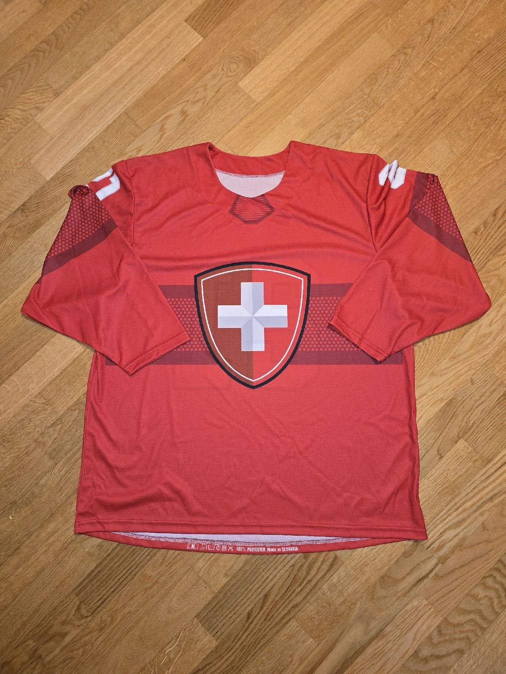 Leibchen & Hosen: Schweizer Nati Trikot – Neu (gemäss Beschreibung) aus Reigoldswil von stonie73