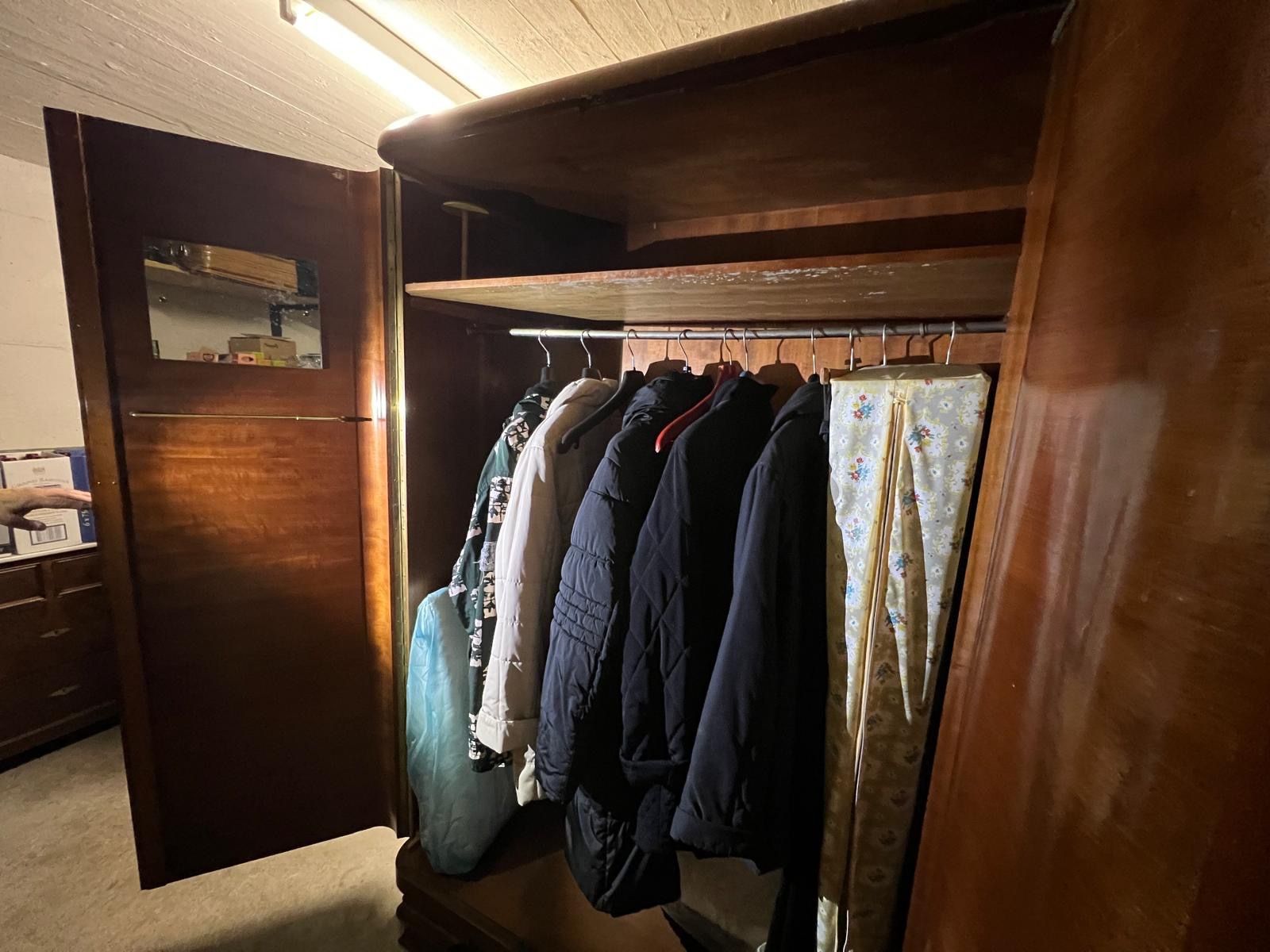 Armadi: Massivholz Kleiderschrank – Usato da Unterägeri venduto da Hallihallox 4