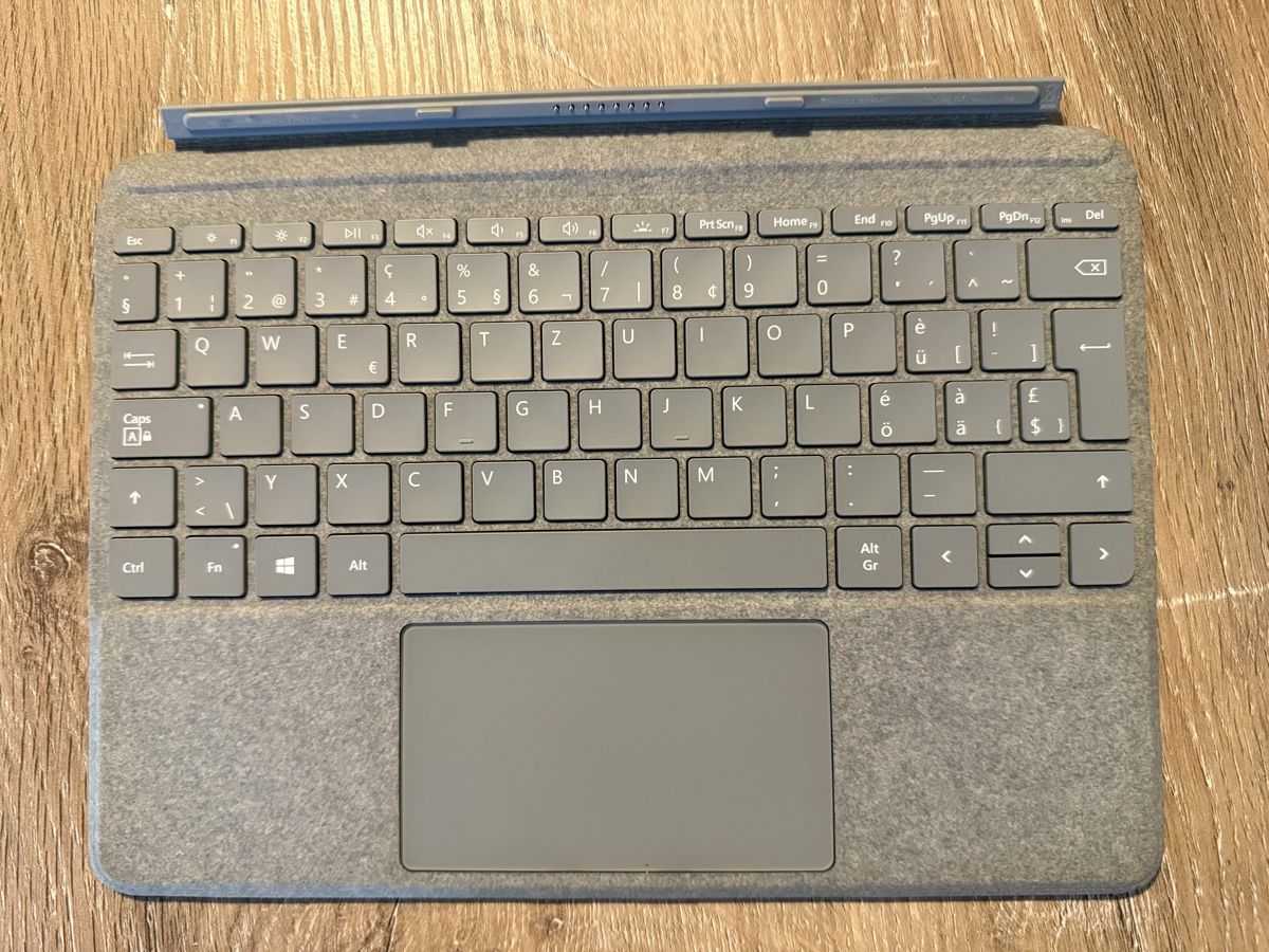 Microsoft Notebook: Microsoft Surface Go mit Tastatur gebraucht – Usato da Bern venduto da Amir97 4