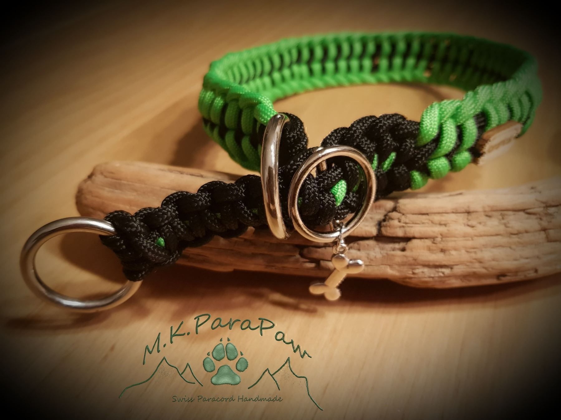 Guinzagli & Collari: Paracord Hundehalsband - 100% Handarbeit – Nuovo e nell'imballaggio originale da Näfels venduto da AllerleiCH 1
