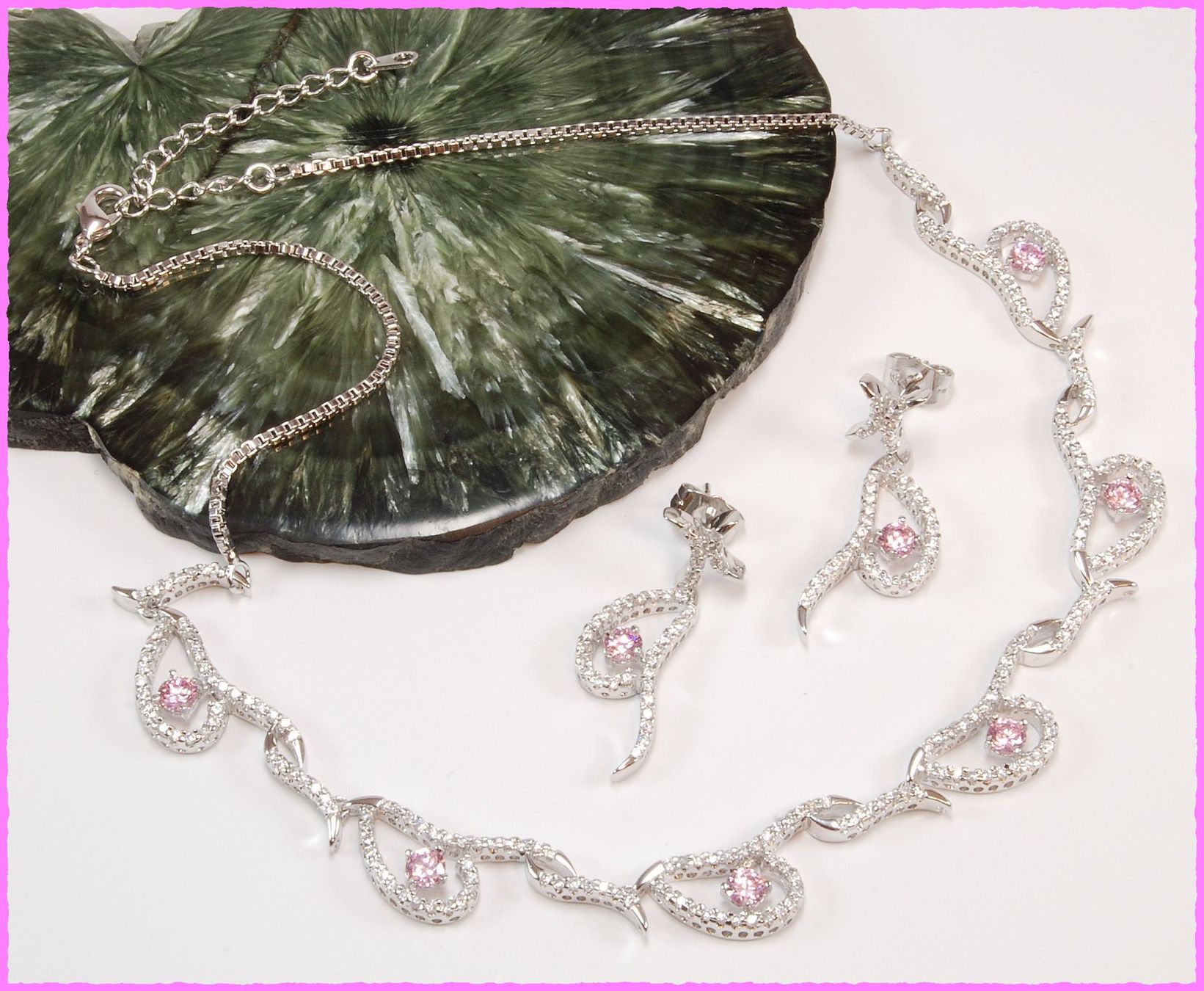 Catenine: Erlesene Halskette – Collier – Nuovo e nell'imballaggio originale da Oberglatt ZH venduto da Diamond-Girl 3