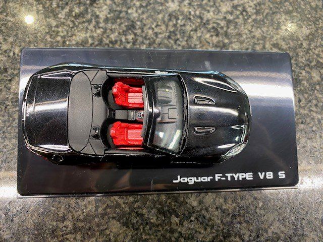 Jaguar Modellini d'auto: Modelauto Jaguar F-Type V8 S Cabrio schwarz – Nuovo (secondo la descrizione) da Au ZH venduto da ausee01 2