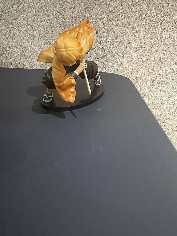 Figurines: Zenitsu Figur – D'occasion à Breitenbach par kus_fq9h