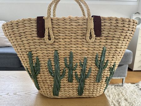 Strohtasche mit Kaktusmuster braune Henkel guter Zustand