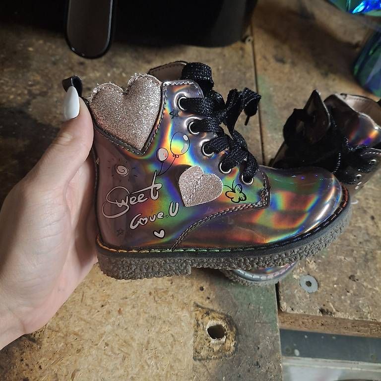 Chaussures filles: Kinder Stiefeletten Grösse 22 – D'occasion à Rütschelen par tam_5zbp