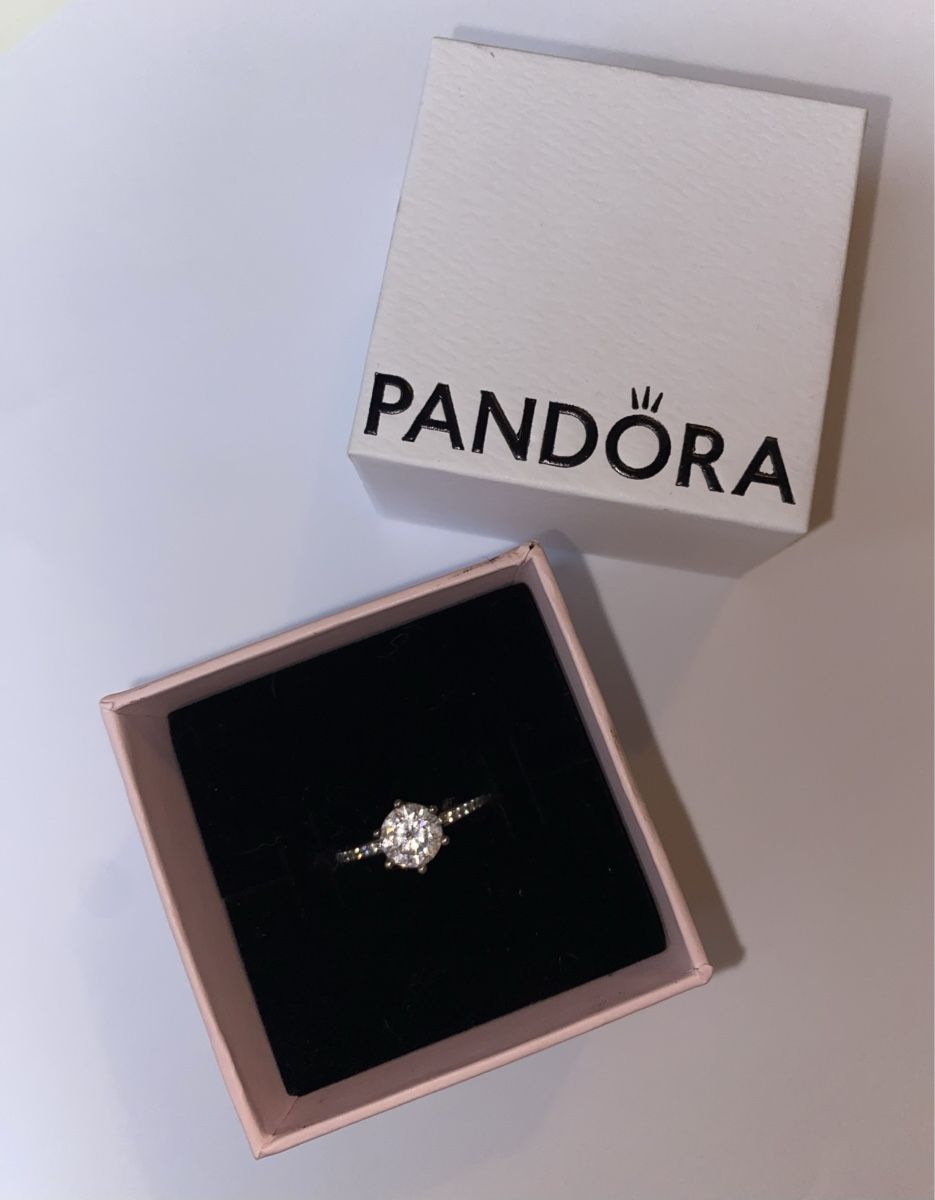 Pandora Anelli: Pandora Ring (Clear Sparkling Crown Ring) – Nuovo (secondo la descrizione) da Olten venduto da annnnaaab