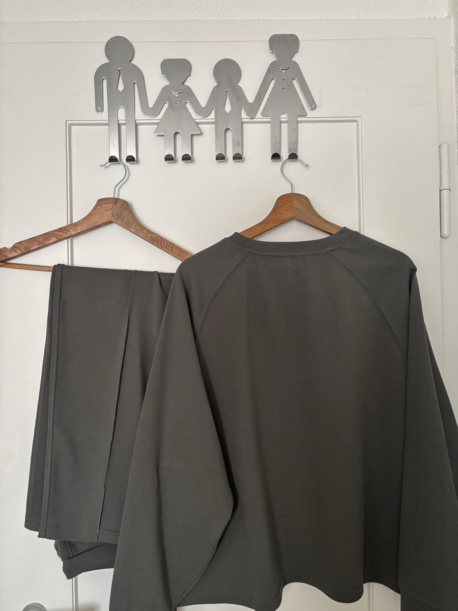 Lotti di vestiti: Mango Set: Hoodie & Hose – Usato da Birmensdorf ZH venduto da SecondVip 1