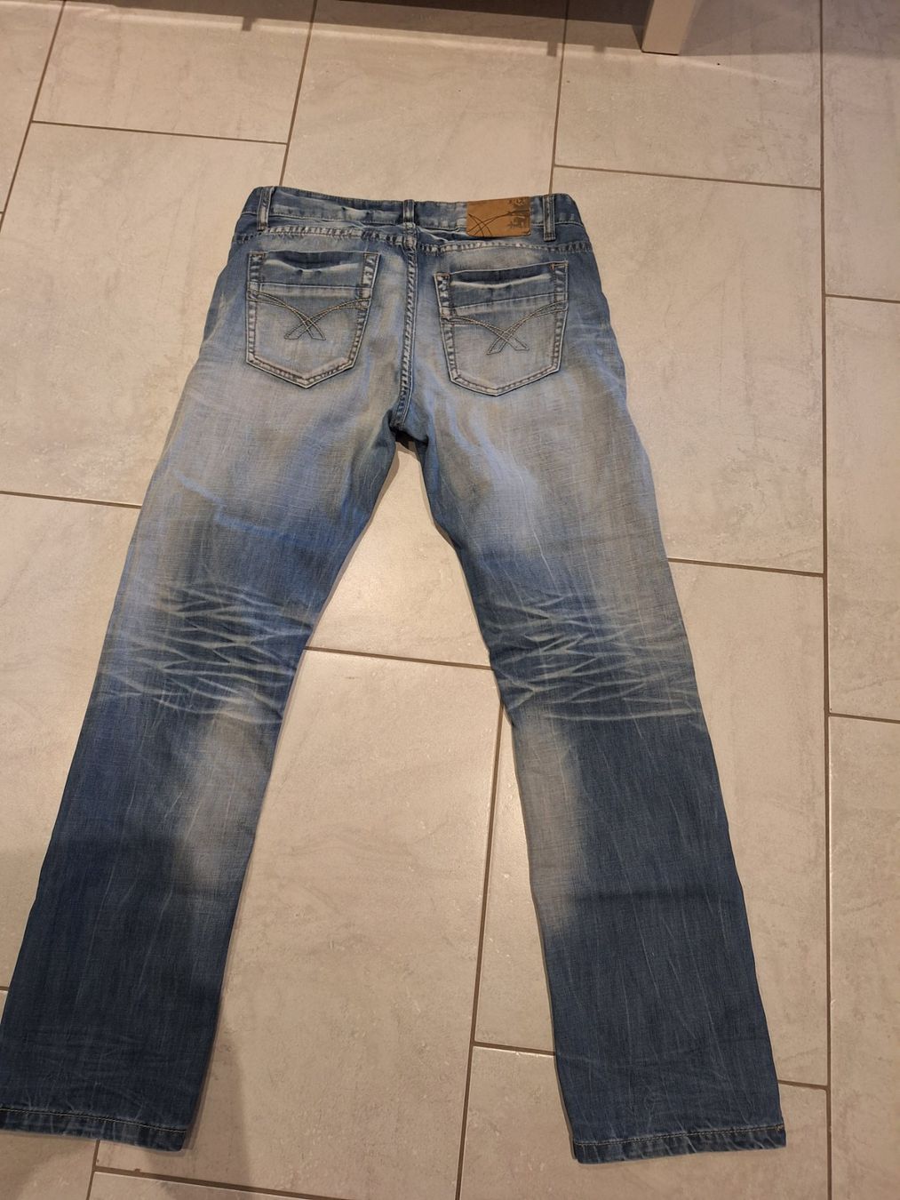 H&M Jeans: 3 Herrenjeans Gr S/M – Usato da Wegenstetten venduto da mcfly321 1