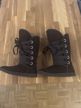 JOLIE BOTTES UGG