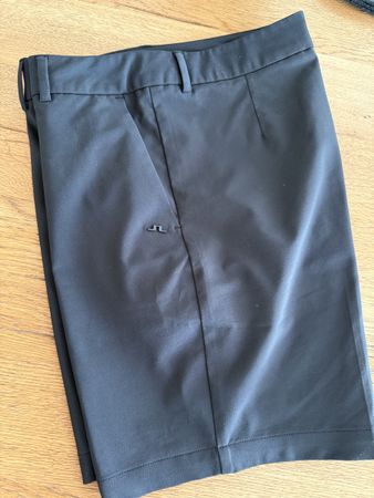 J.Lindeberg Golfhose Grösse 30 schwarz guter Zustand