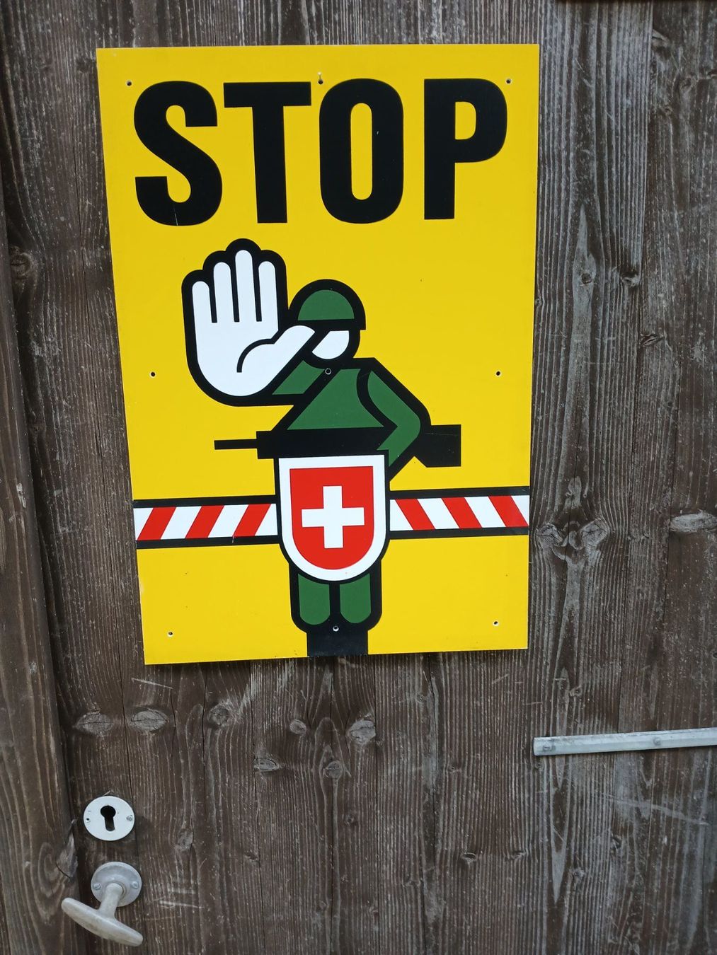 Armée suisse Ecriteaux: Armee STOP  Schild > mittlere grösse – Neuf (Voir description) à Bilten par Archiv55