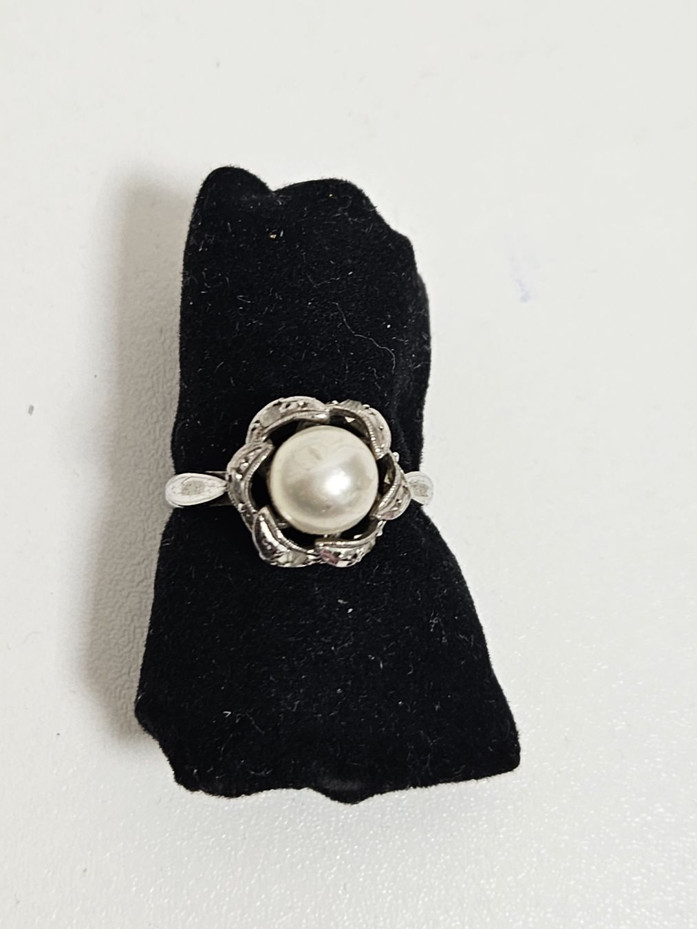 Anelli: Ring Weiss mit Perle Grösse 56 gebraucht – Usato da Schlieren venduto da Bestleo