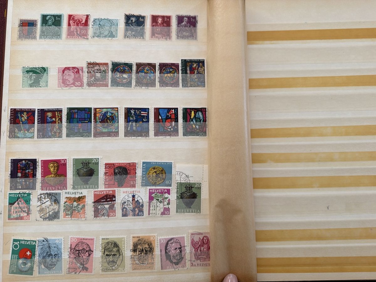 Alben: Briefmarken-Album Schweiz  – Gebraucht aus Hittnau von Pat_yl7f 5