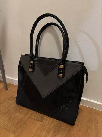 Schwarze Lackhandtasche, Businesstasche, Shopper