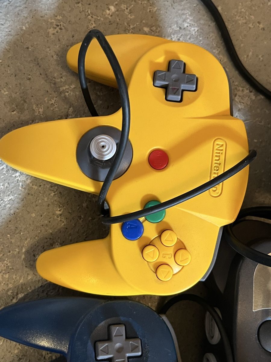Nintendo Console: Nintendo 64 Konsole – Usato da Glarus venduto da Kathrin-1988 3