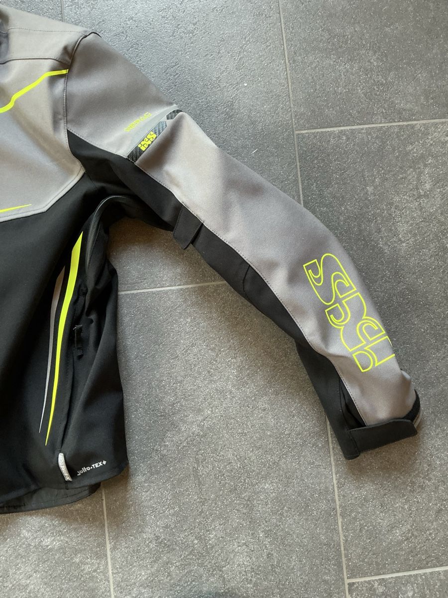 IXS Giacche: Sommer Motorradjacke IXS Neuwertig – Nuovo (secondo la descrizione) da Reisiswil venduto da uleibundgut 3