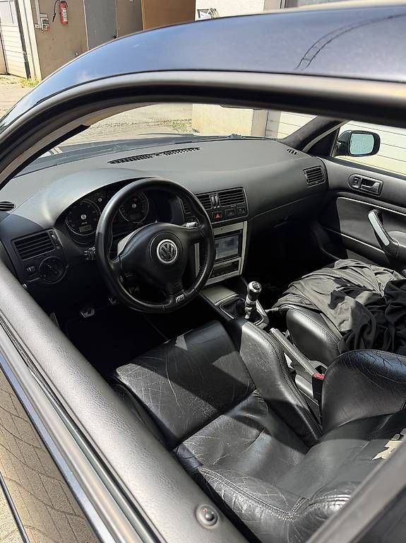VW Automobili: Vw Golf 4 R32 – Usato da Münchwilen AG venduto da Vinnis 4