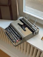 Olivetti Lettera 22 mit Koffer / Vintage 1954
