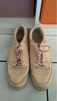 Stylische Damen Sneaker, Grösse 39, Herbst-Trendfarbe