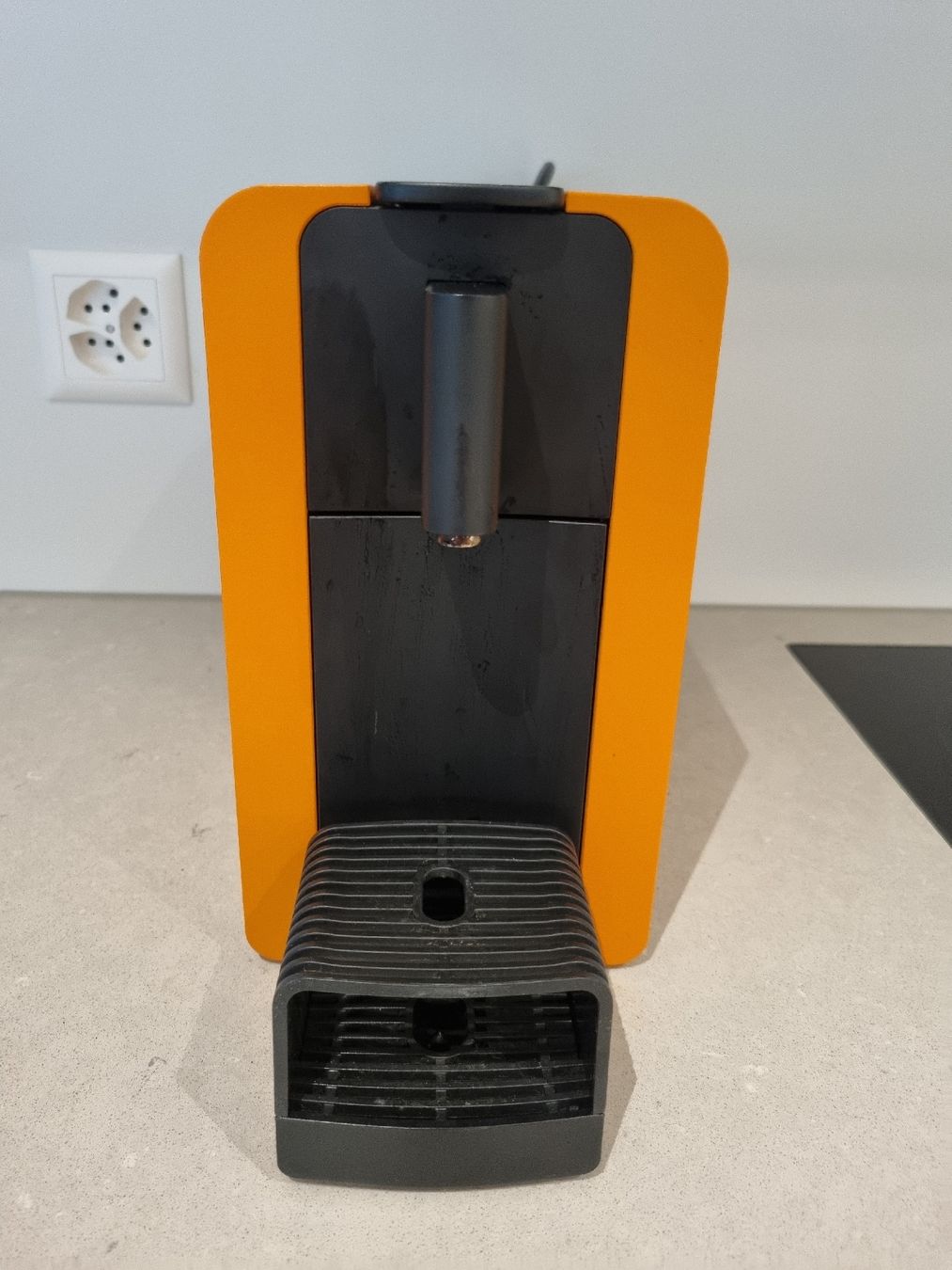 Delizio Macchine per caffè & Macchine per espresso: Delizio Kaffeemaschiene – Usato da Alpnachstad venduto da val_6bh8