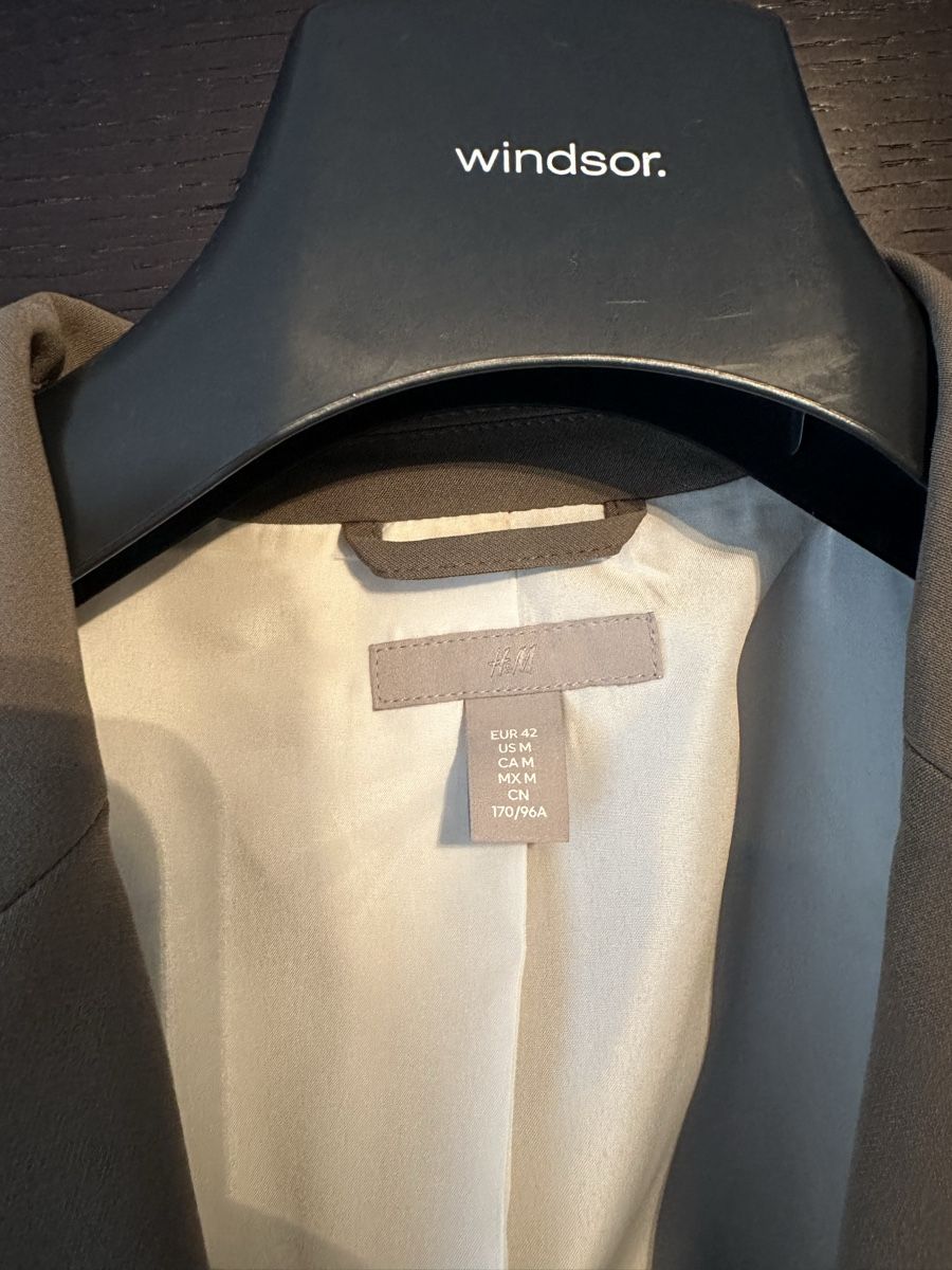 H&M Giacche: H&M Blazer, Grösse 42, taupe – Nuovo (secondo la descrizione) da Altendorf venduto da Eastwick4 1