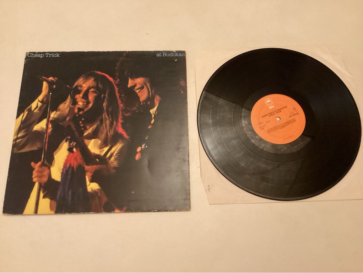 Dischi in vinile: Cheap Trick - At Budokan LP Schallplatte – Usato da Zürich venduto da Rockbyrd