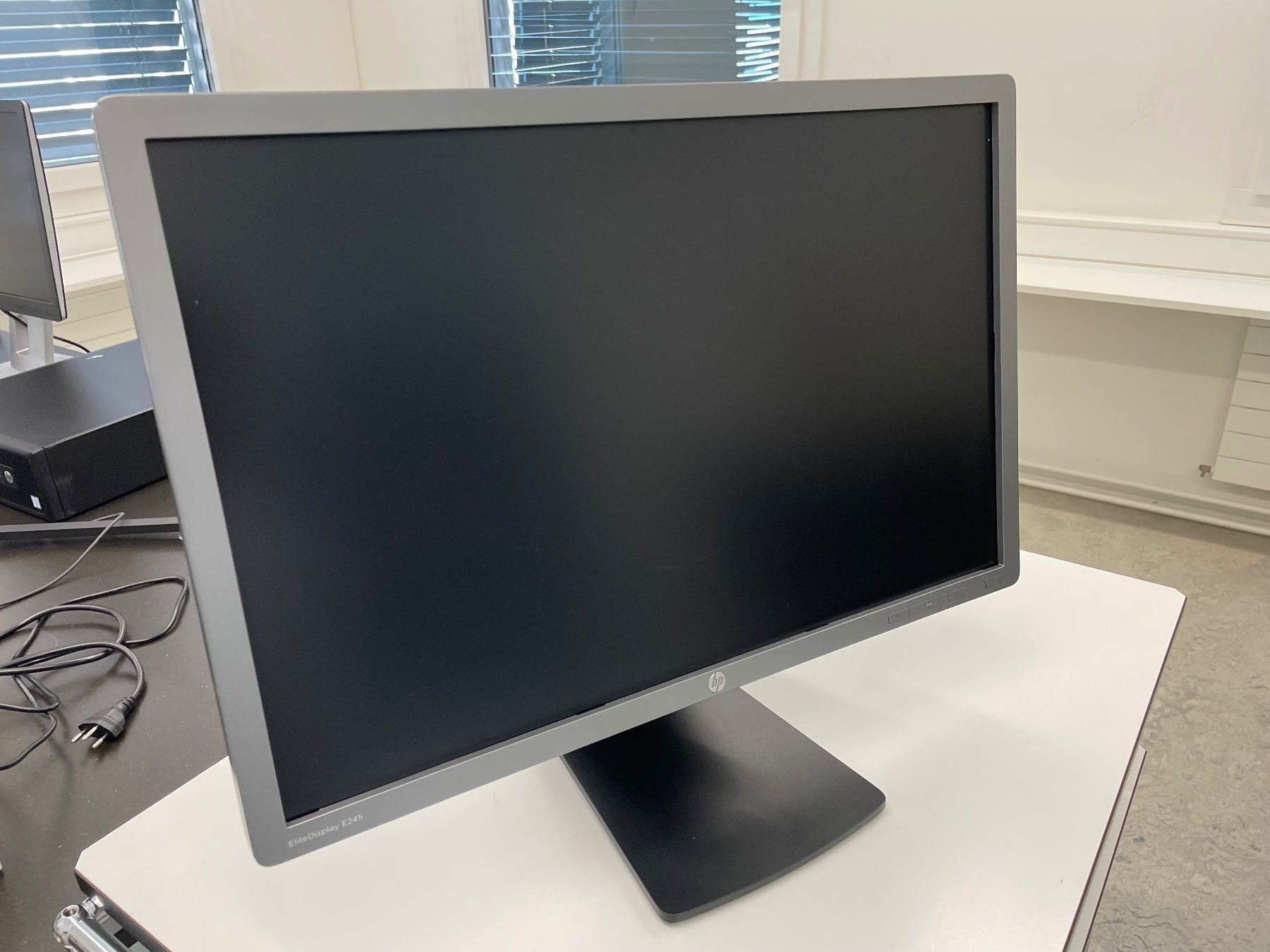 Hewlett Packard Monitor: HP Elite E241i IPS Monitor – Usato da Safenwil venduto da antiquarius
