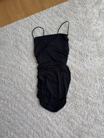 Schwarzes Minikleid mit gerafftem Detail - Grösse 36/S