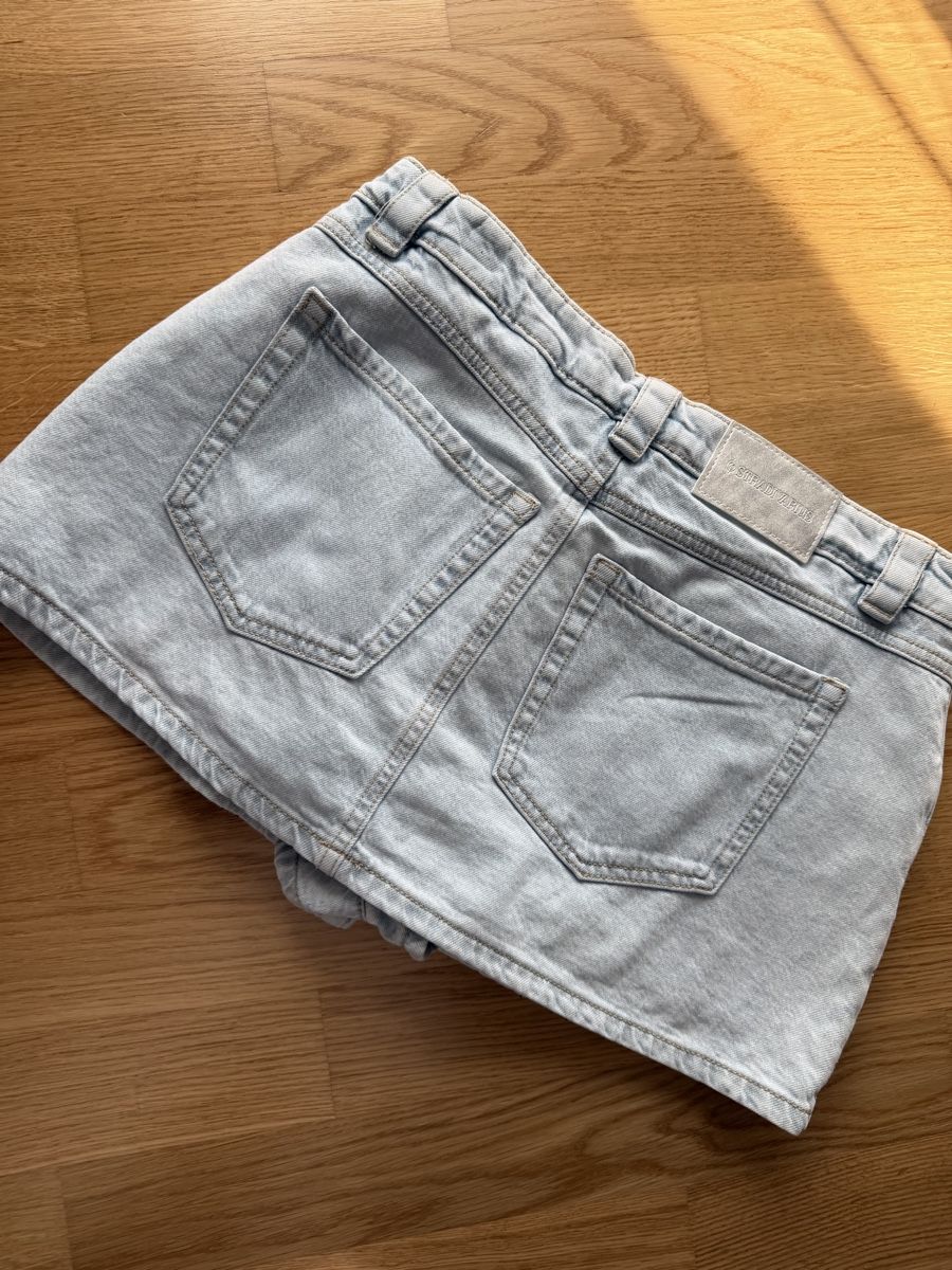 Stradivarius Gonne: Jeansrock Stradivarius mit Strass Grösse 40 hellblau – Nuovo (secondo la descrizione) da Luzern venduto da file_maker 4