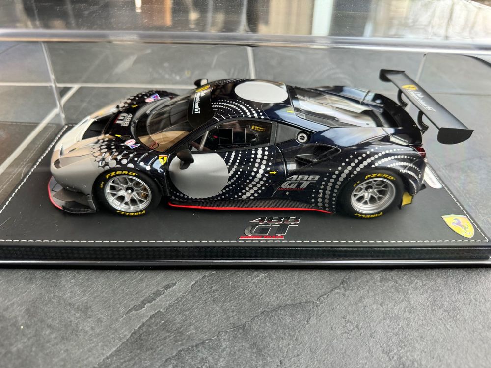 Miniature BBR 1:18 Ferrari 488 GT Modificata - Club Competizioni GT 2020 + Vitrine