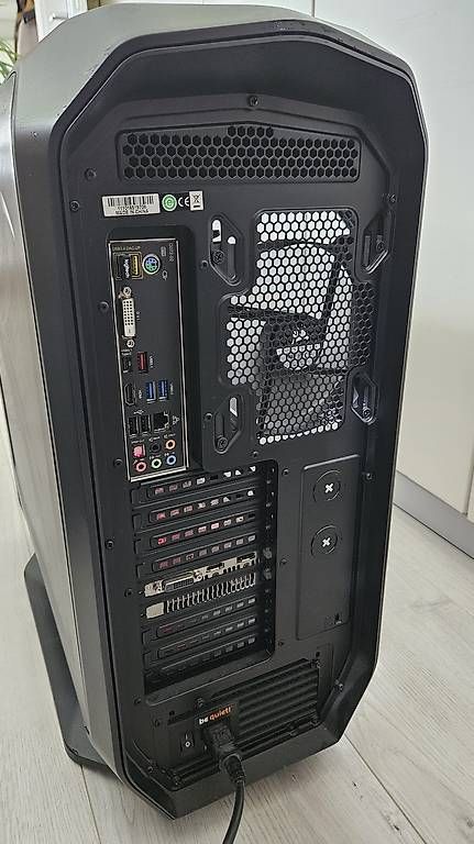 PCs: Desktop-PC zu verkaufen – D'occasion à Birrhard par Burkrom 2