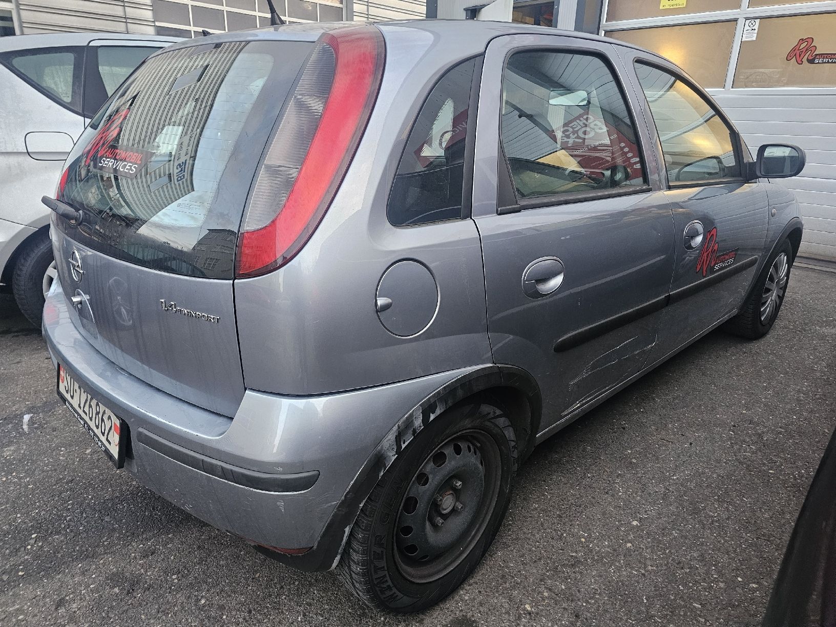 Automobili: opel corsa 1.4 automat ab mfk – Usato da Basel venduto da Nikeshan 4